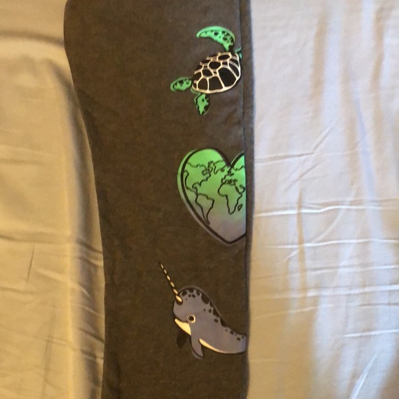 Capris - Picture 3 of 4